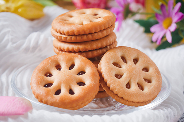 Sandwich Jam Biscuits